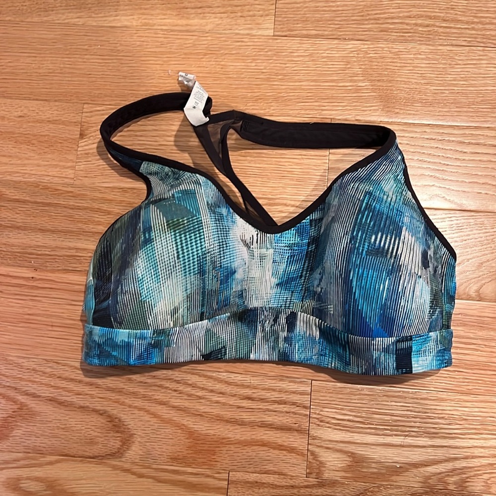 Lululemon sports bra with mesh back panel